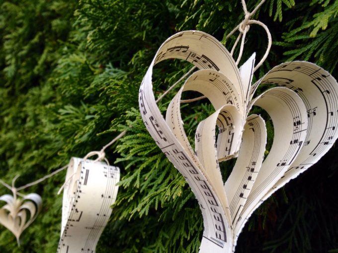 paper heart garland for wedding