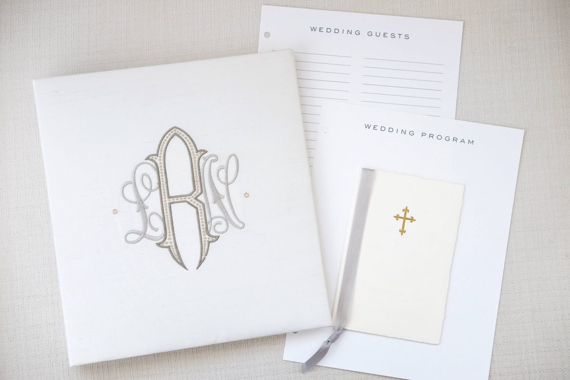 Keepsake Wedding Book: This Makes a Beautiful Bridal Gift