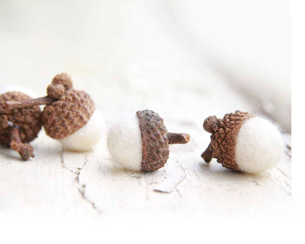 These Felted Acorns Make the Sweetest Decorations | Emmaline Bride ...