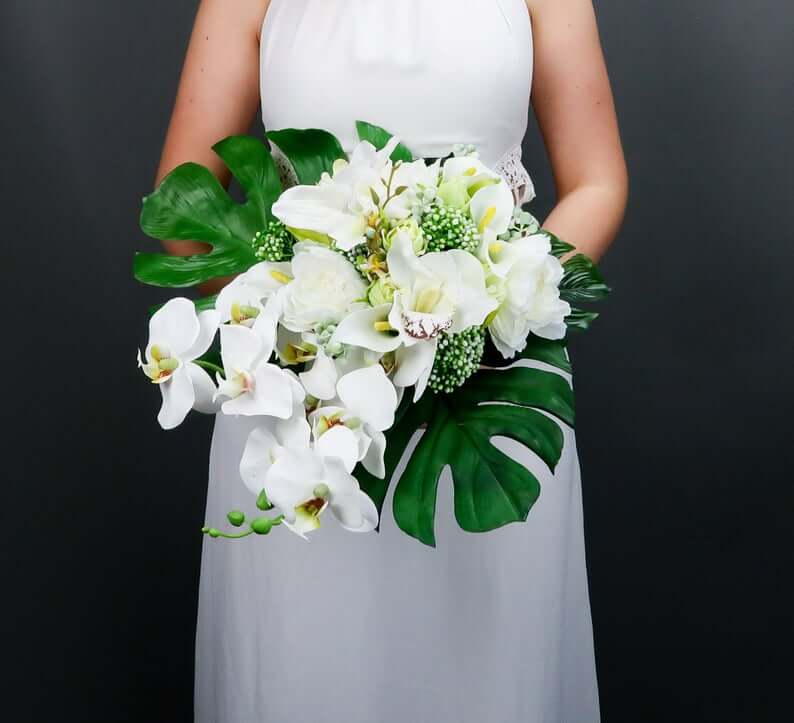 50 Fun (+ Tropical!) Hawaiian Themed Wedding Ideas