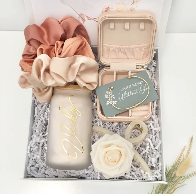 bridesmaid gift box with bracelet i cant tie the knot without you