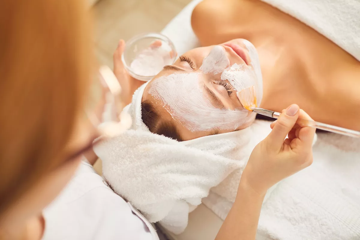 experience gifts for maid of honor including spa day package