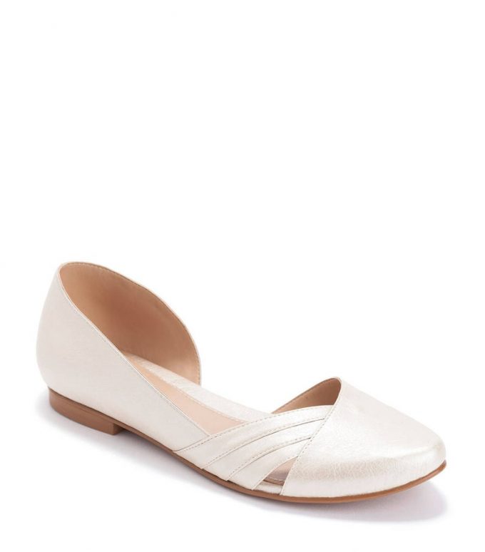 ivory wedding flats for bride