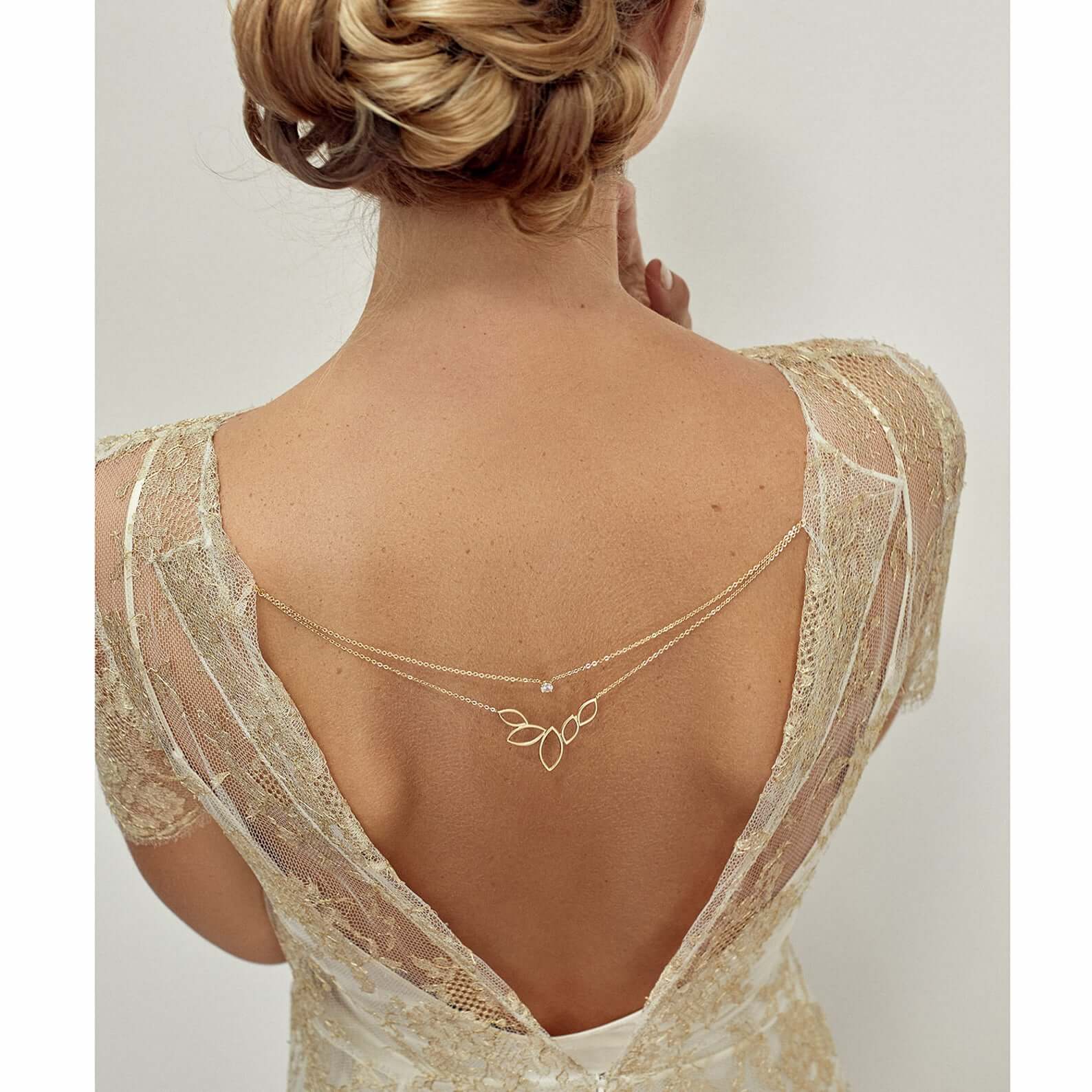 9 Smokin' Hot Wedding Necklaces with Backdrop | Emmaline Bride 9 Smokin' Hot Wedding Necklaces with Backdrop | Emmaline Bride
