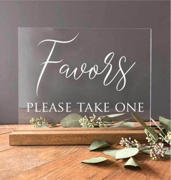 display favors at weddings