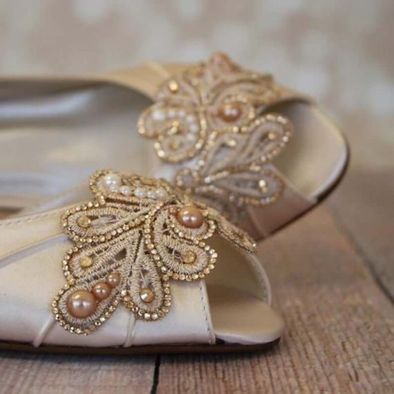 14 Smokin' Hot Wide Width Wedding Shoes for Bride | Emmaline Bride