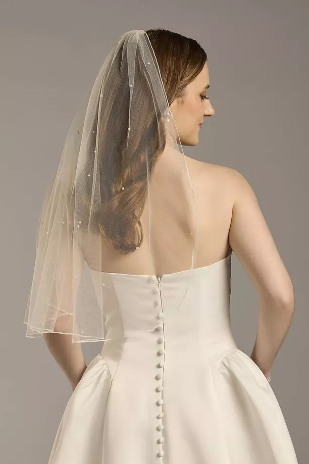 Scattered pearl pencil trim wedding veil