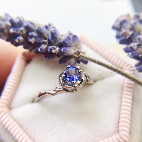 28 Most Unique Earthy Engagement Rings | Emmaline Bride Wedding Blog