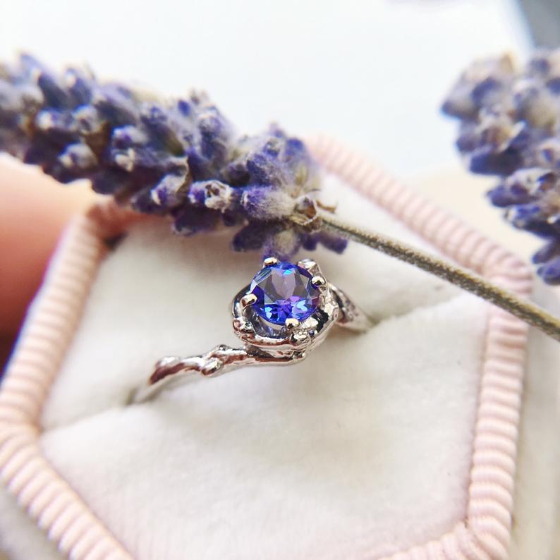 28 Most Unique Earthy Engagement Rings | Emmaline Bride Wedding Blog