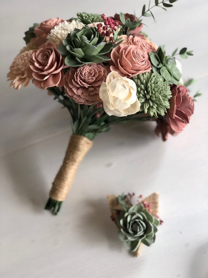 boutonnieres with succulents