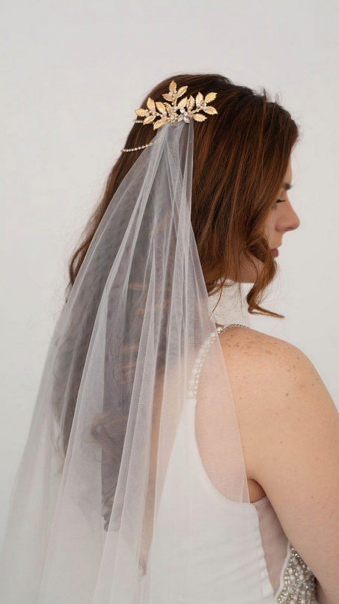 draped chain hairpiece with veil