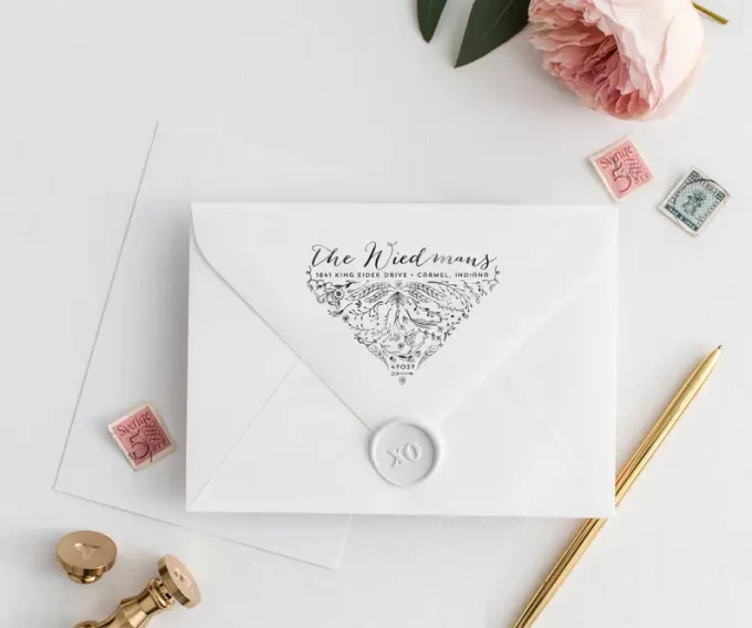 do wedding invitations need to be hand addressed