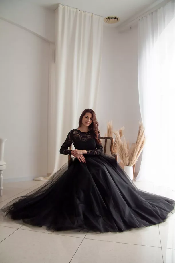 long sleeve lace black tulle wedding dress