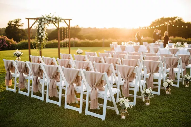 9 Easy Ways to Keep Guests Warm at an Outdoor Wedding