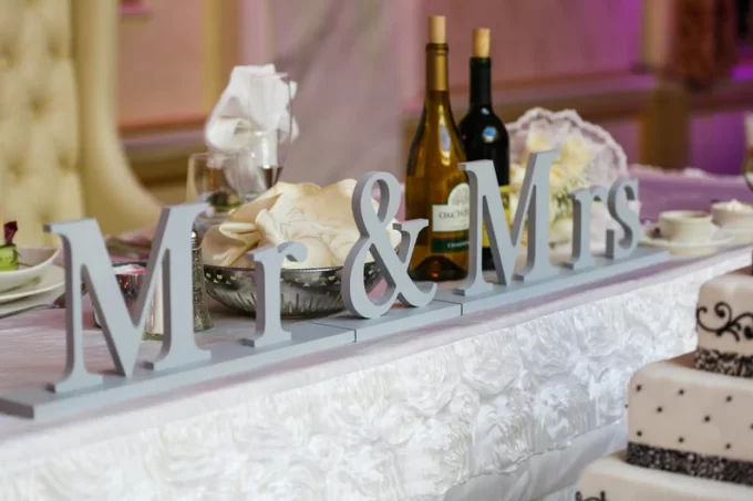 mr and mrs signs for head table