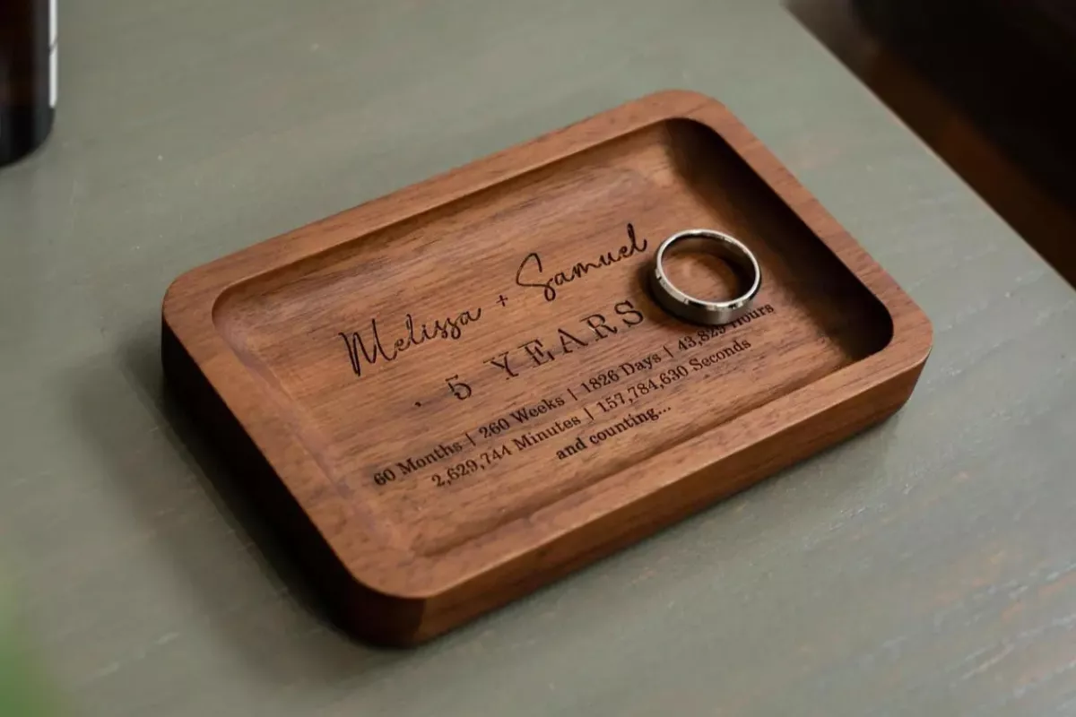 wood anniversary gifts for a 5th wedding anniversary