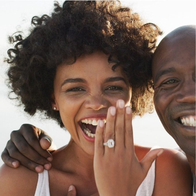 how to pick out engagement ring without her knowing