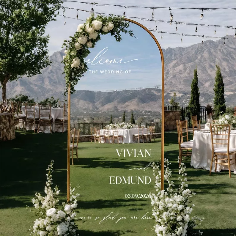 Best wedding welcome signs: mirror acrylic personalized for ceremony entrance
