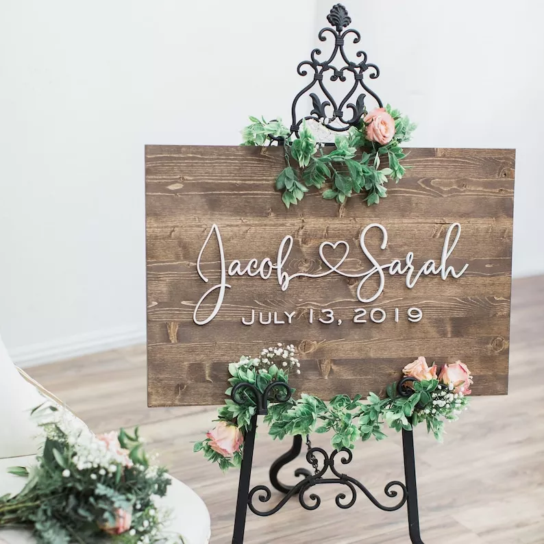 Best wedding welcome signs: rustic wood style for barn weddings