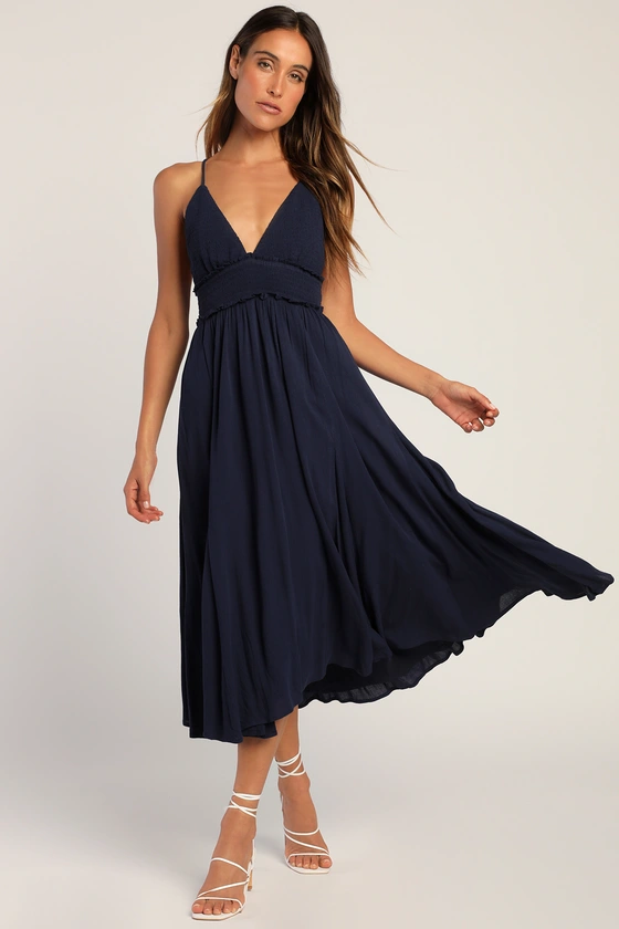 26 Best Bump Friendly Wedding Guest Dresses That Flatter + Fit