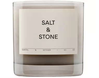 Luxury candle for bridesmaid gift that isn't the typical impractical junk bridesmaid gift - bridesmaid gifts that don’t say bridesmaid