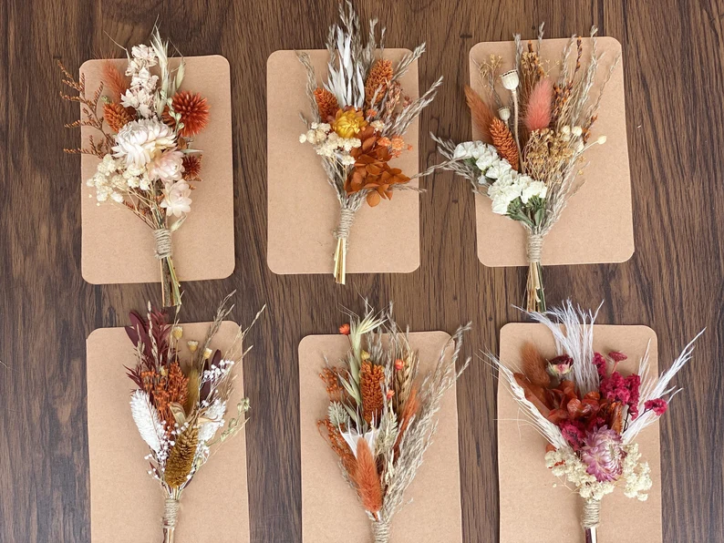 mini dried flower bouquet favors for fall weddings