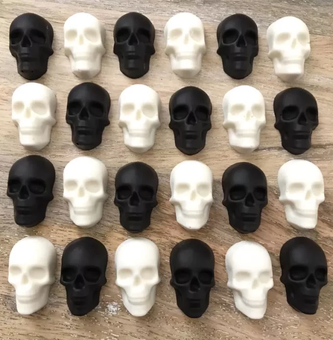 Chocolate skulls for wedding favors