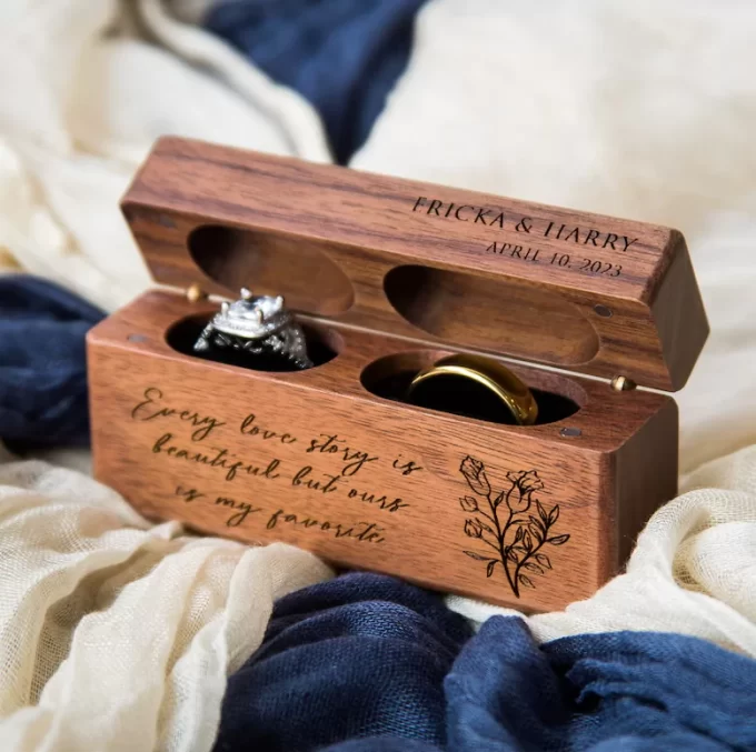 slim wedding ring box that fits in your pocket and flips open