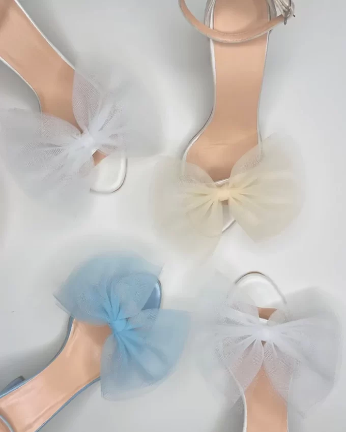 wedding shoes with tulle bows on the toes