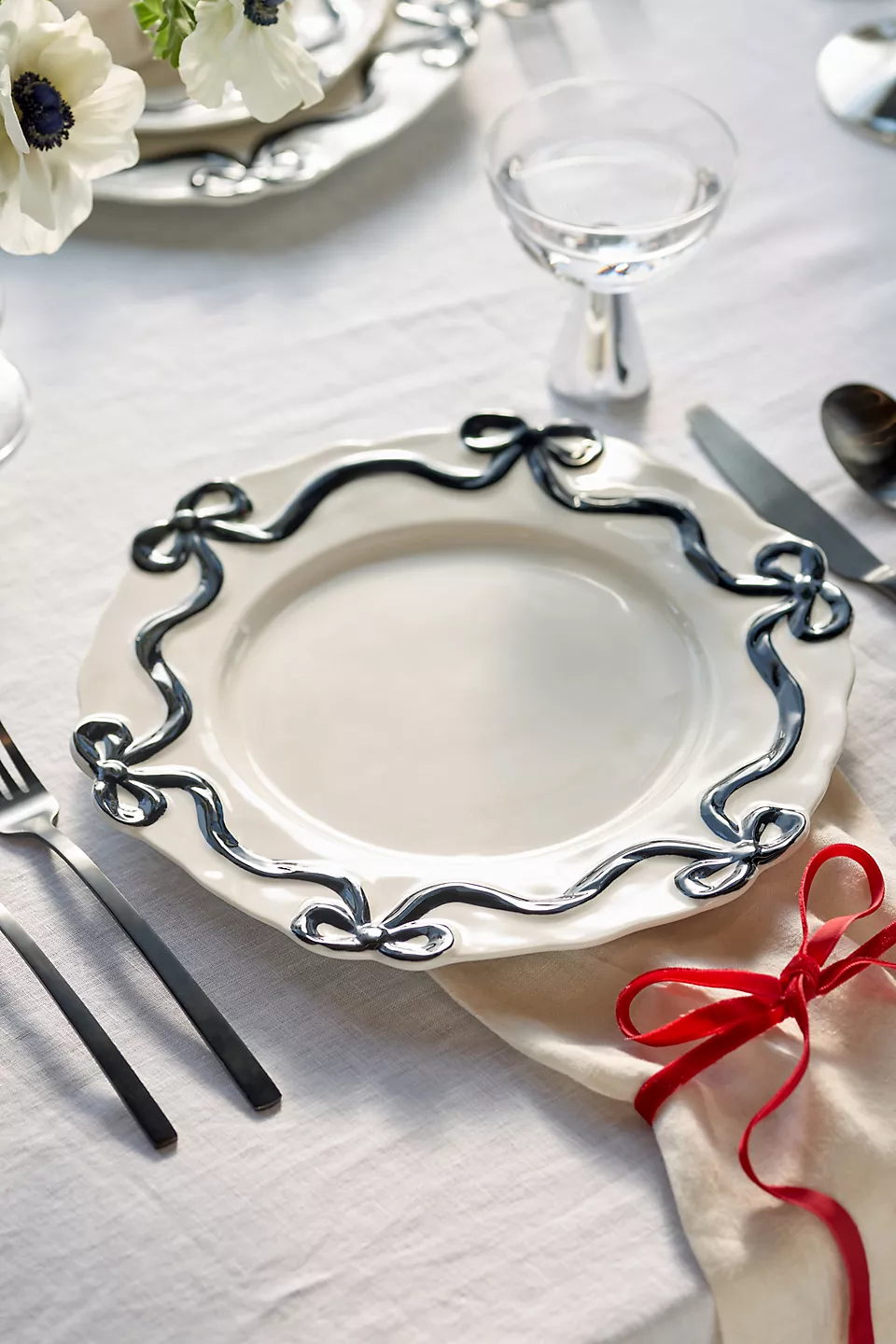 elegant bow dinner plates for entertaining