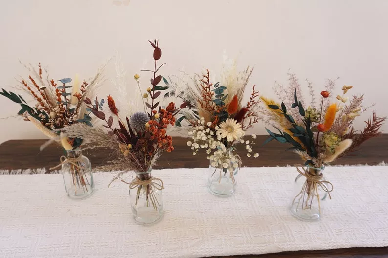 dried floral bouquets for fall wedding decor