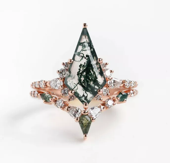 kite shaped moss agate ring with pointed shape