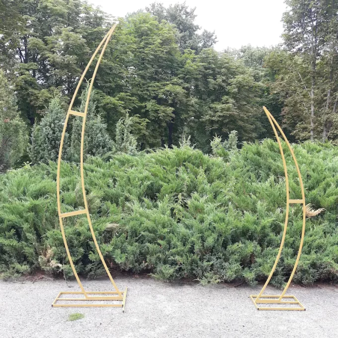 unique asymmetrical free form wedding arch set