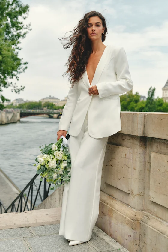 Bridal suit in white for wedding dress alternative