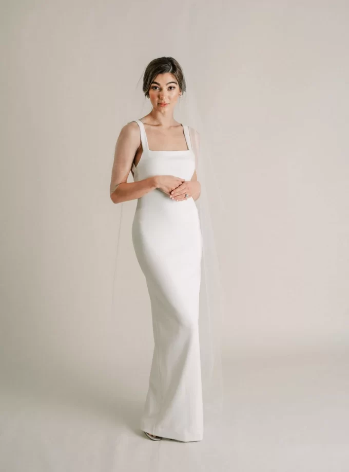 Romantic minimal style veil