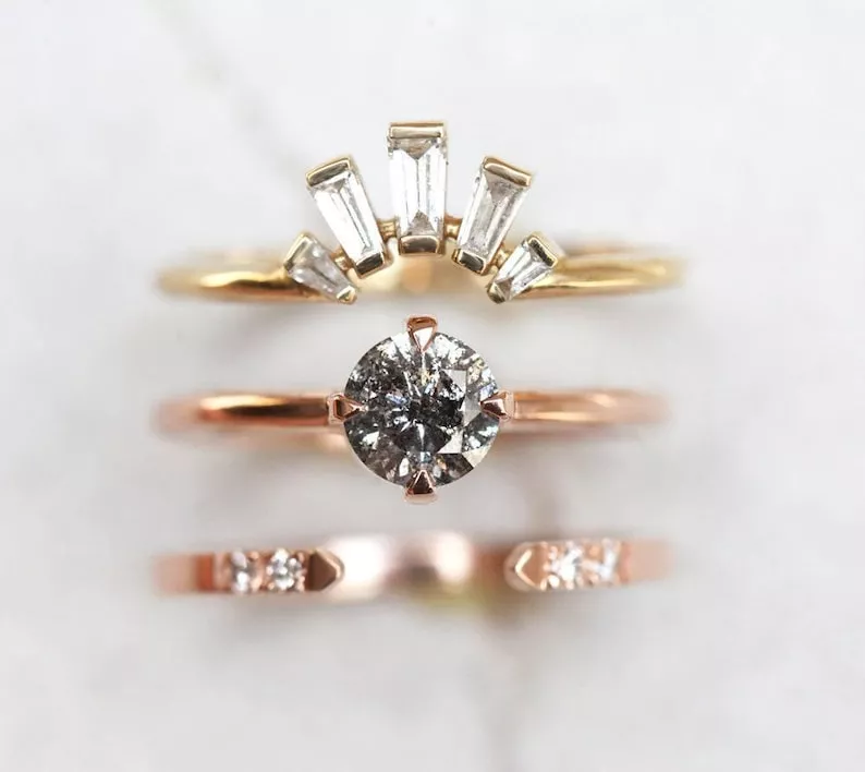 Minimalist engagement rings for her with simple styles