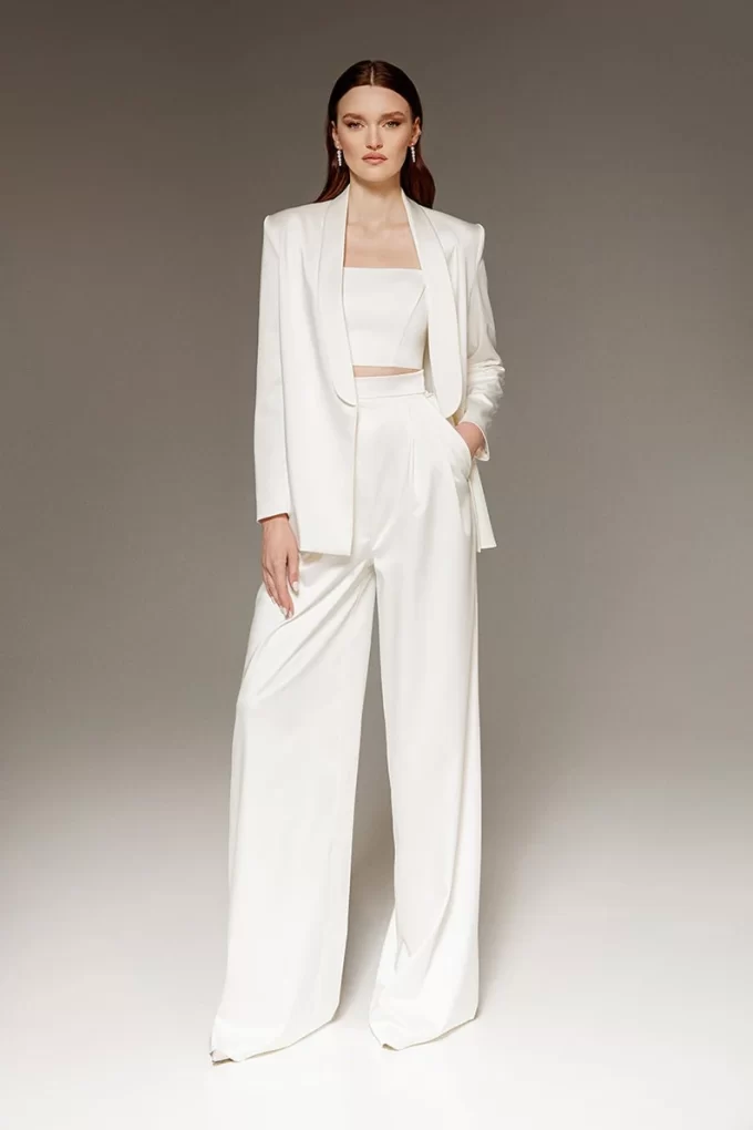Modern bridal suit in white