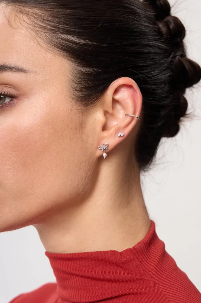 Mini bow earrings with pearls