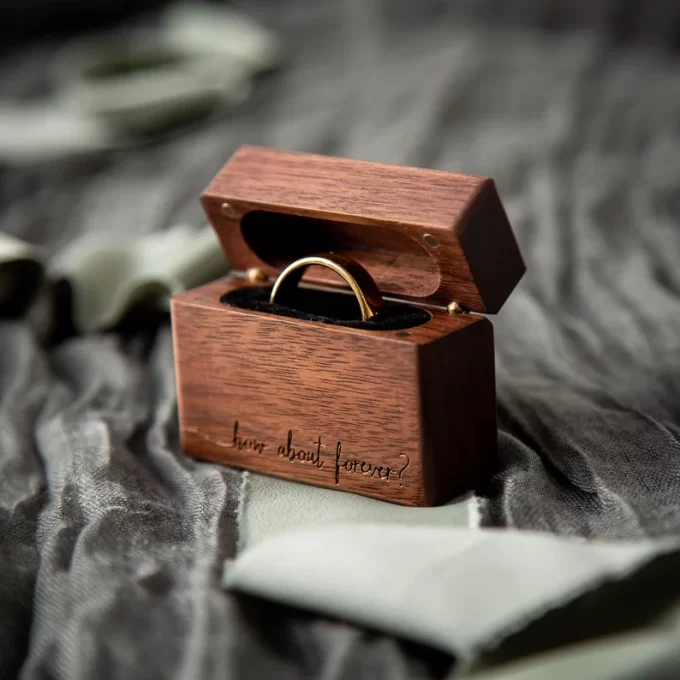 Slim engagement ring box with a flip top lid