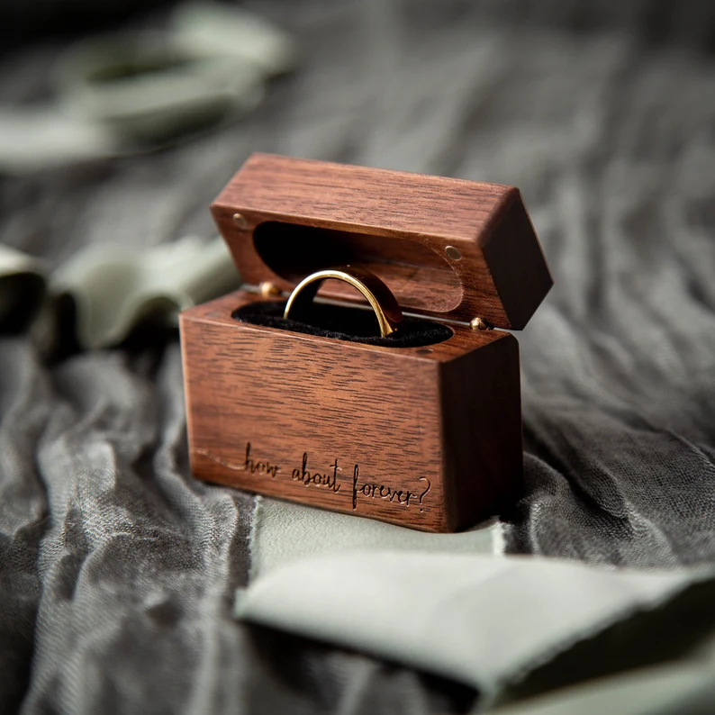 3 Best Slim Engagement Ring Boxes to Hide the Ring Like a Pro