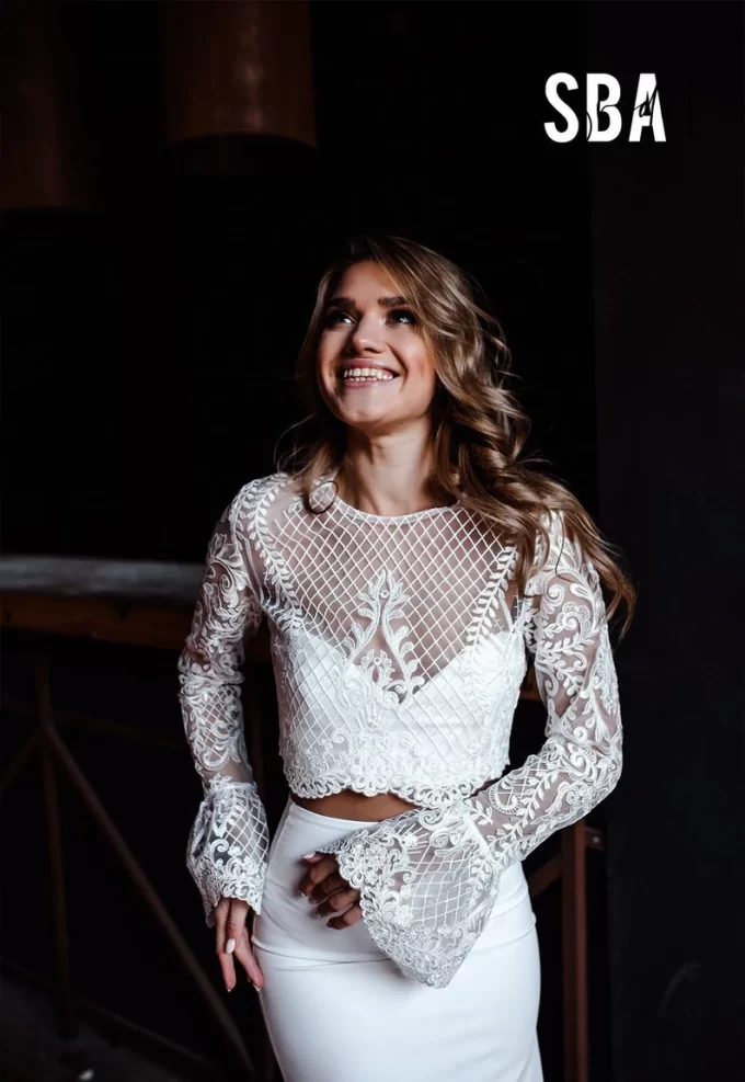 Bridal bell sleeve topper for cold weather