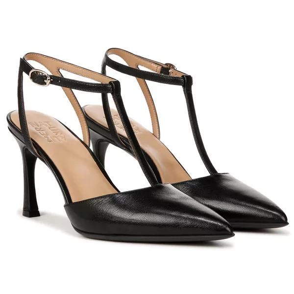 closed toe pumps in black - comfortable wedding guest shoes