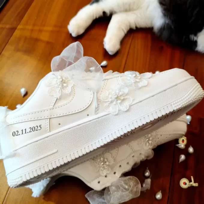Wedding pearl sneakers