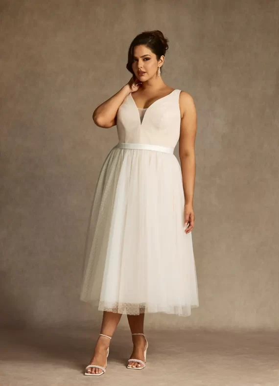 Chiffon A-line bridal reception dress hides tummy for plus-size brides
