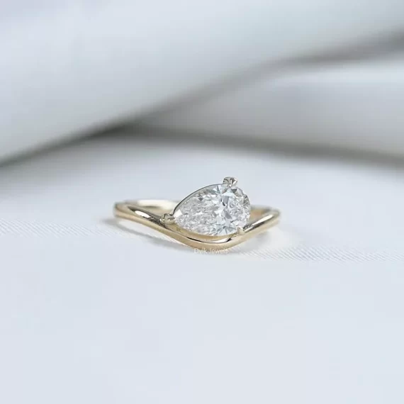 pear cut engagement ring