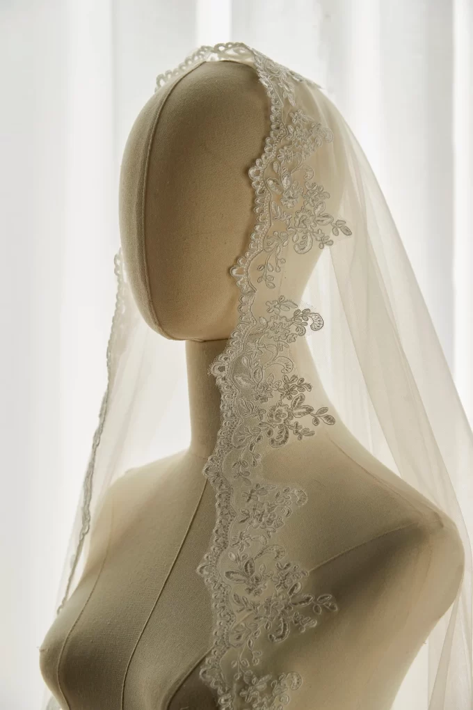 Handmade romantic wedding veil from EllieBridals on Etsy