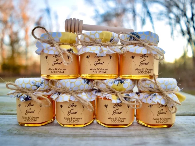 Small jars of honey for wedding favors to give to guests