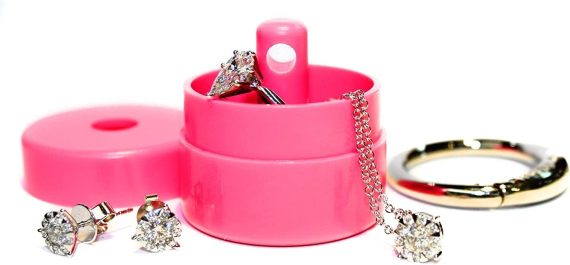 Locking travel ring case from Shark Tank