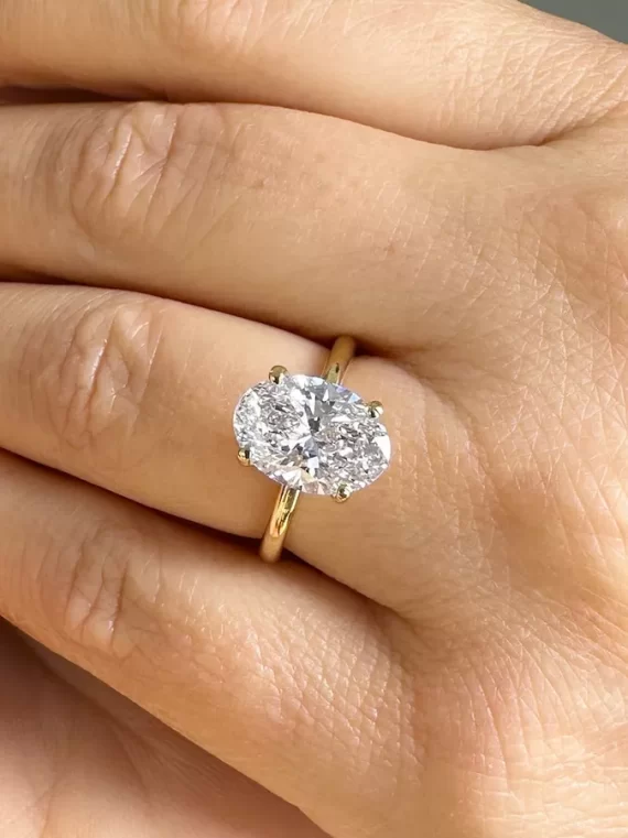 oval shaped diamond engagement ring
