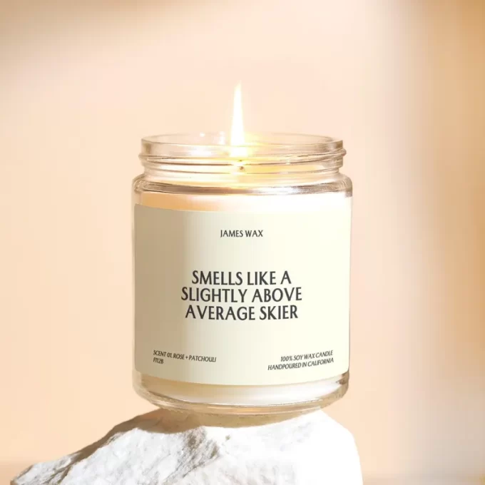 Ski-themed candle for groomsman gift